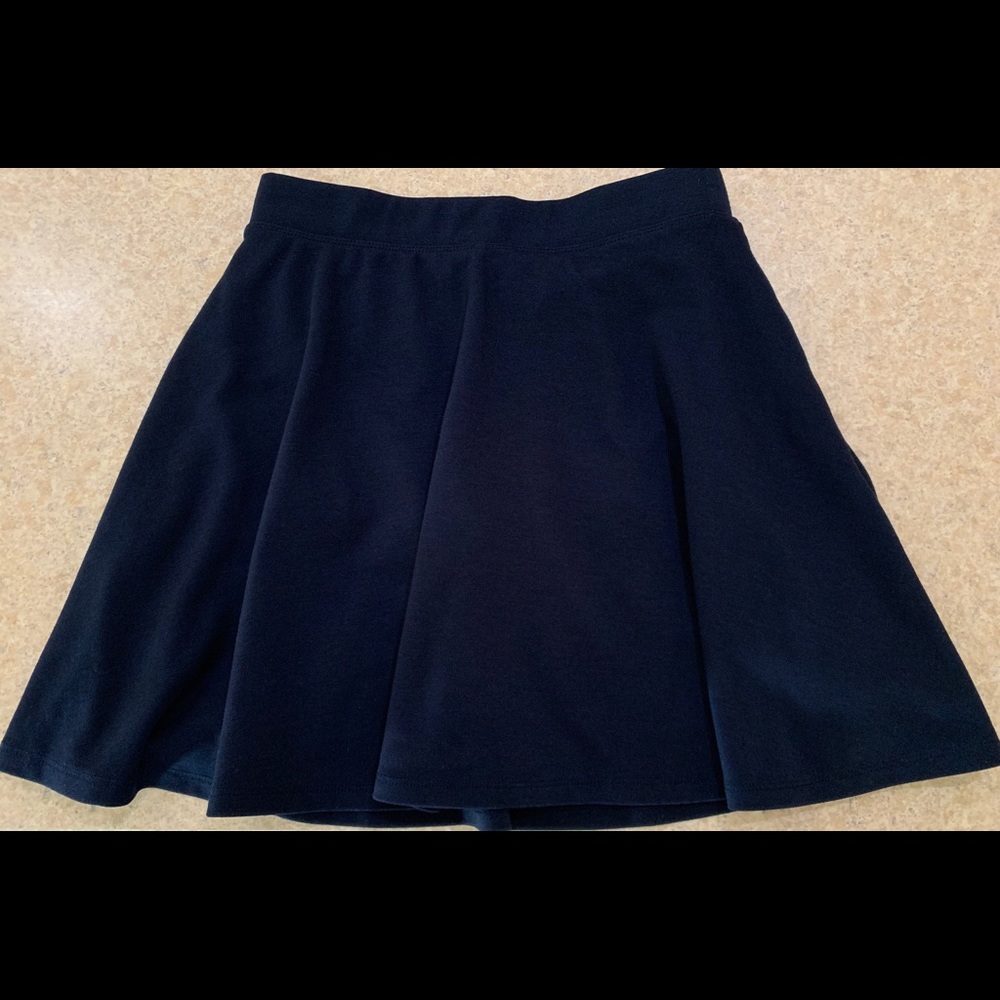 Children’s place uniform knit skort- large (10/12)